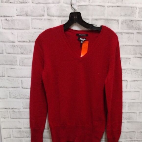 Aeropostale Red V-Neck Sweater - Picture 1 of 3